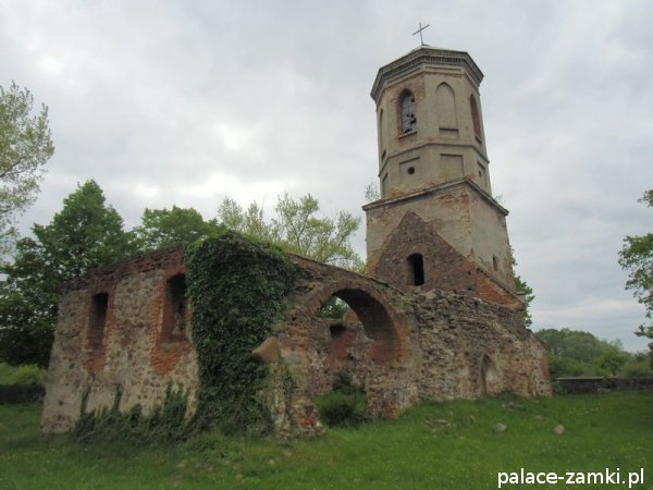 Ruiny kościoła w Górzynie